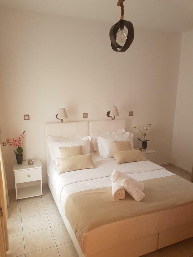 Santorini Family Apartments Kamári 외부 사진